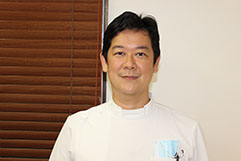 院長 野坂祐介